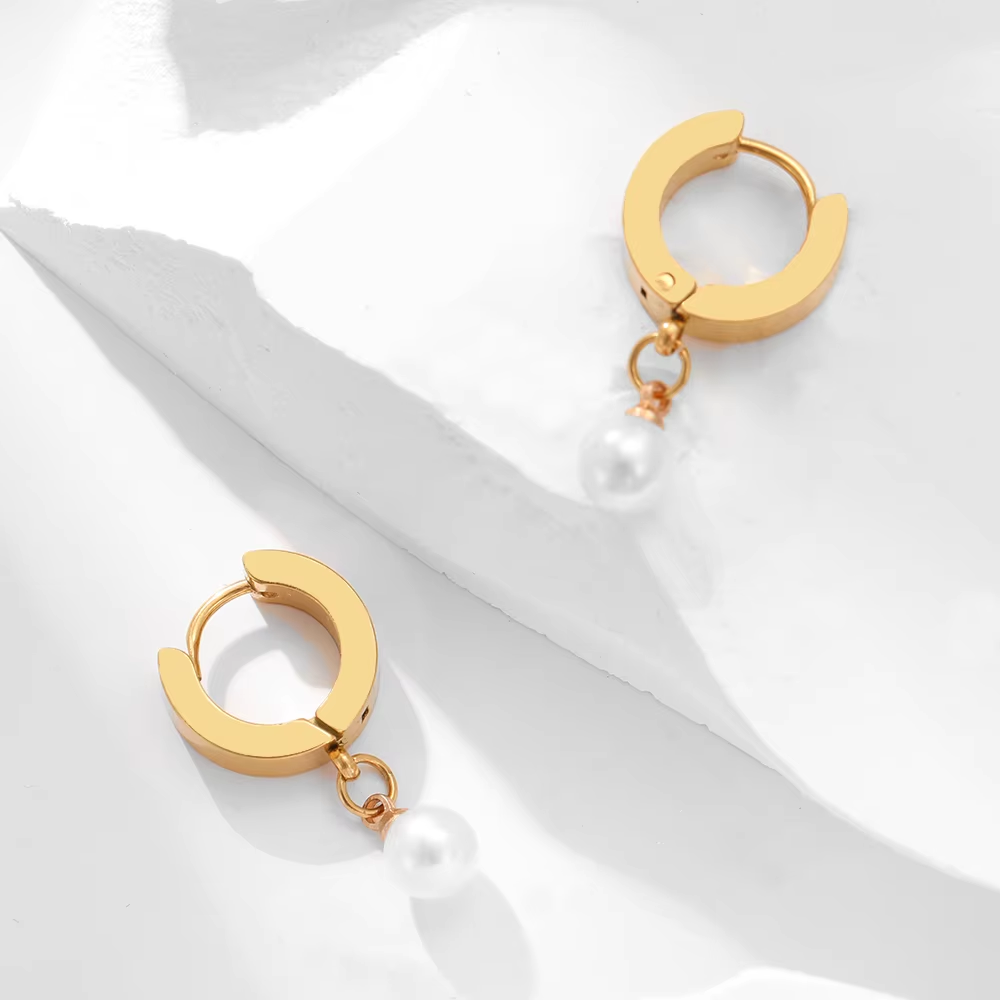 עגילי חישוק ופנינה לילך