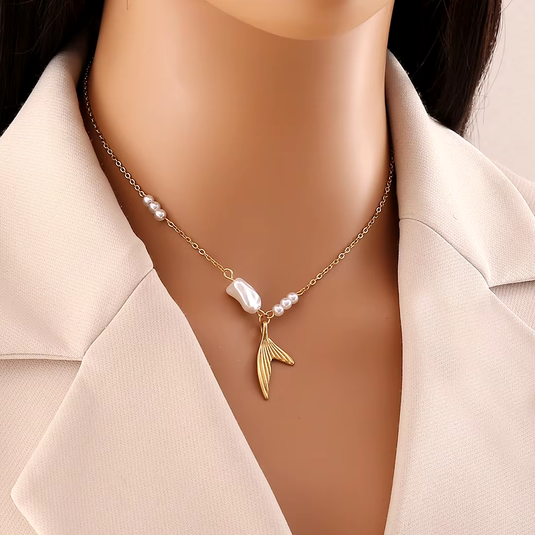 שרשרת סנפיר מעוצבת לילי