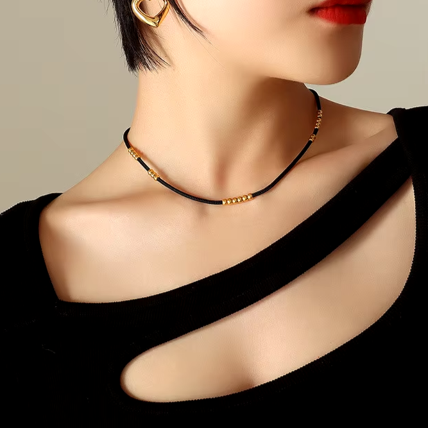 שרשרת בד שחור