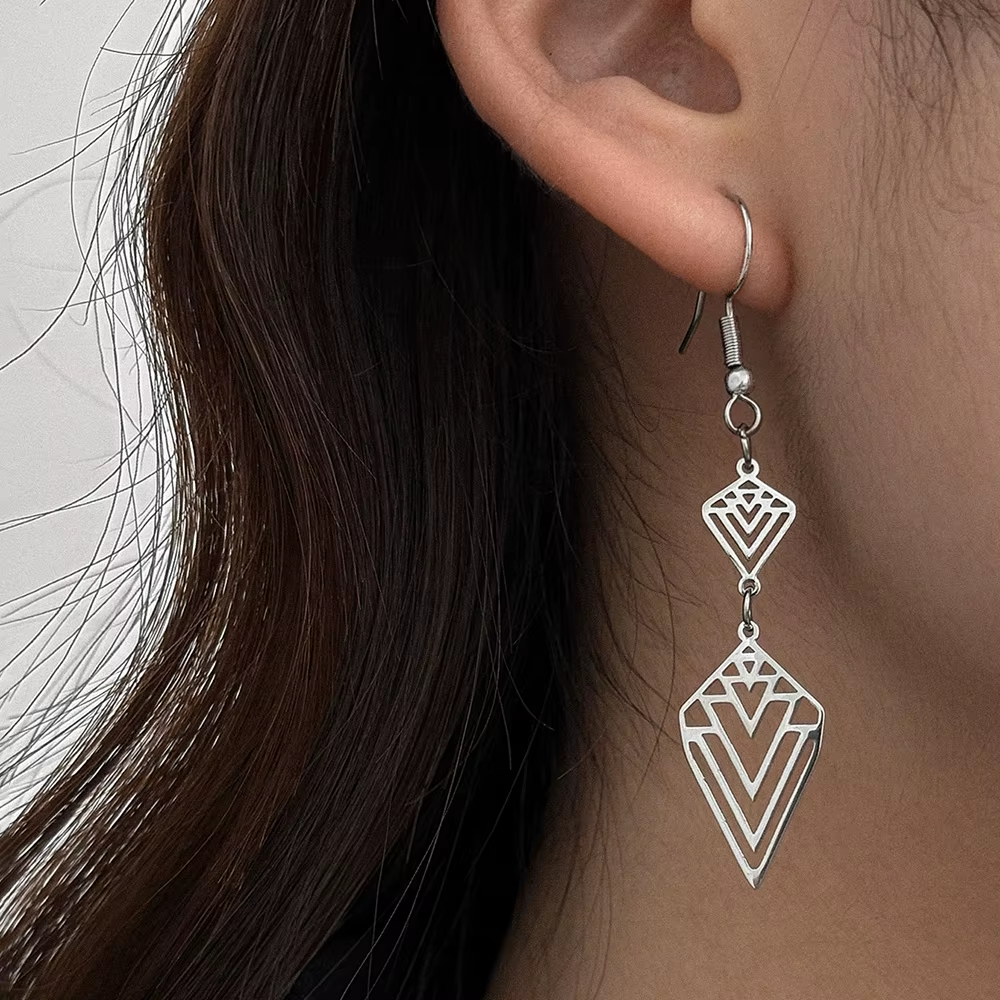 עגילים תלויים דגם יהלום