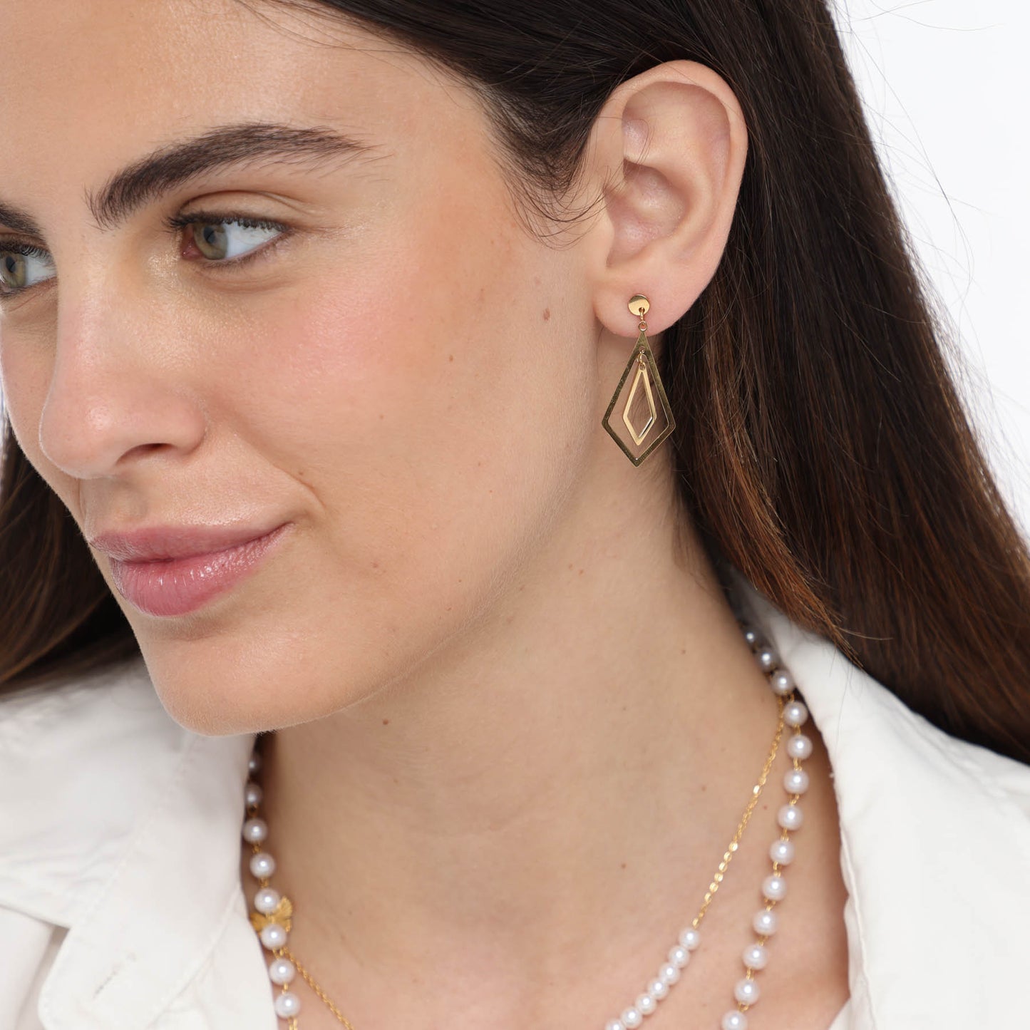 עגילים צמודים מעויינים