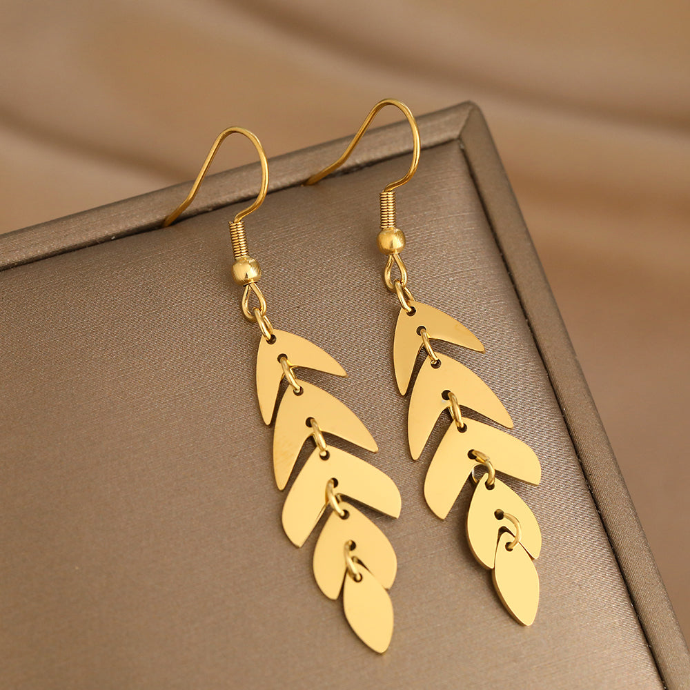 עגילים תלויים עלים סטייסי