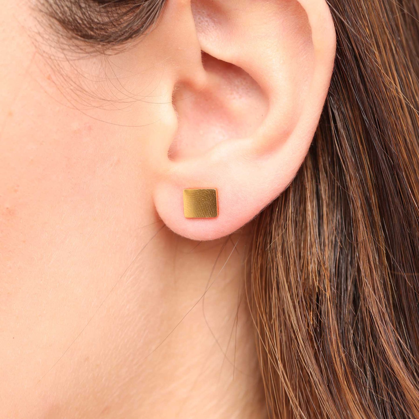 עגילים צמודים מרובע